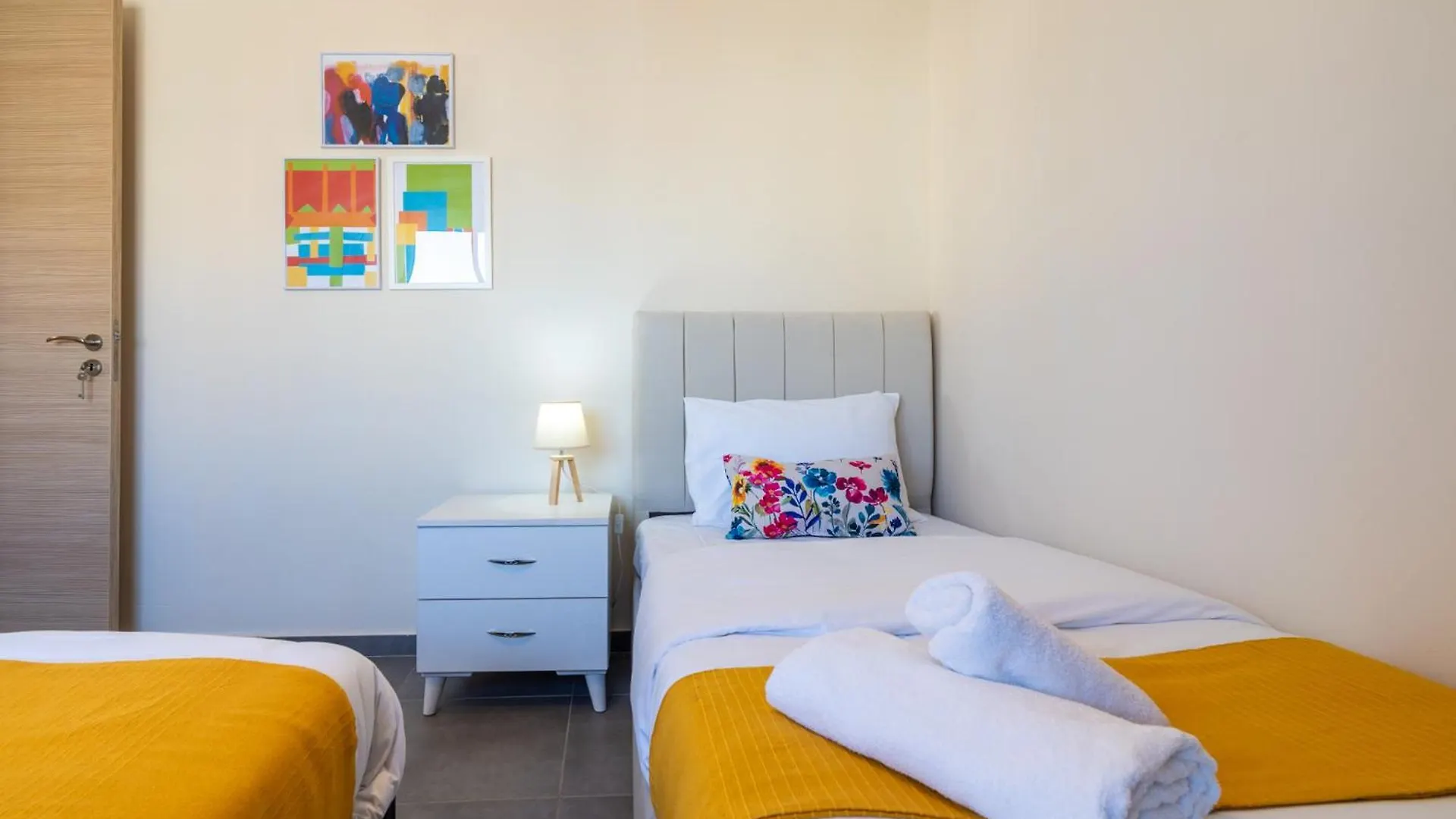 Sapphire'S 2-Bedroom Apartment In Larnaca Cyprus