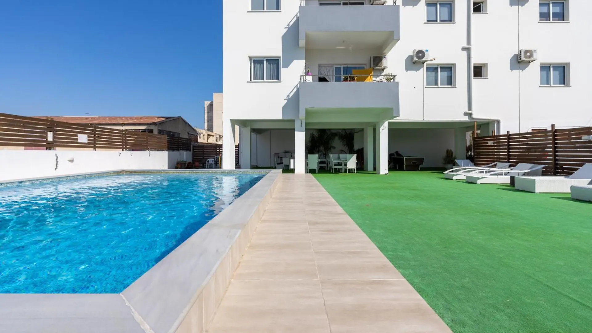 Sapphire'S 2-Bedroom Apartment In Larnaca